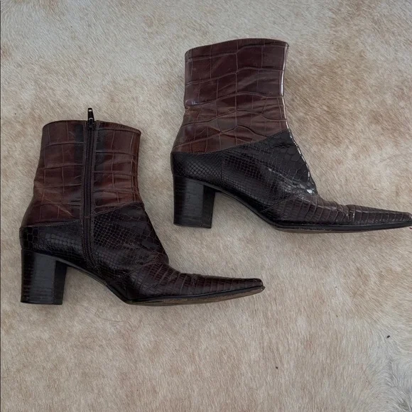 vintage Via Spiga brown crocodile/snake-embossed leather ankle boots - Picture 3 of 11